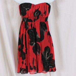 Kimchi Blue Small Red/Black Floral Strapless Dress